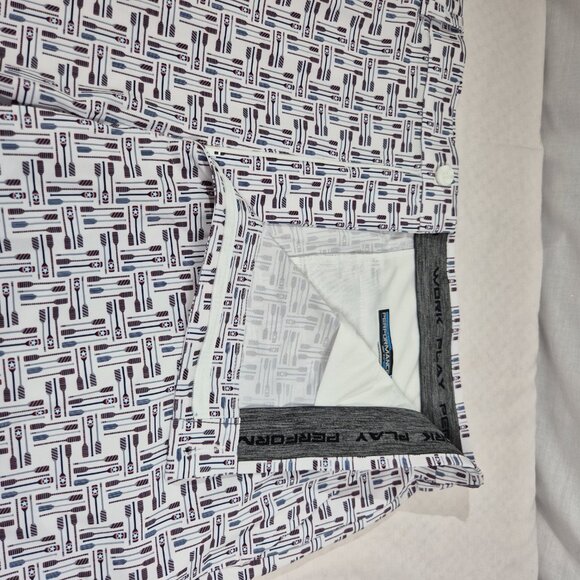 Round tree & Yorke Men's Shorts Size 42 Performance Flat Front Bright White (54 - Picture 8 of 10